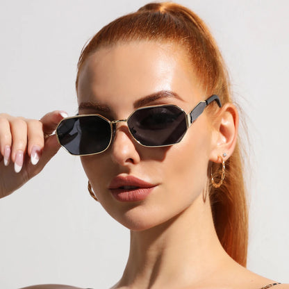 Aurelia Chic Sunnies